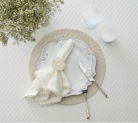 Loop Edge Napkin in White, Set of 4