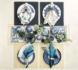 Wisteria Napkin in White & Navy, Set of 4