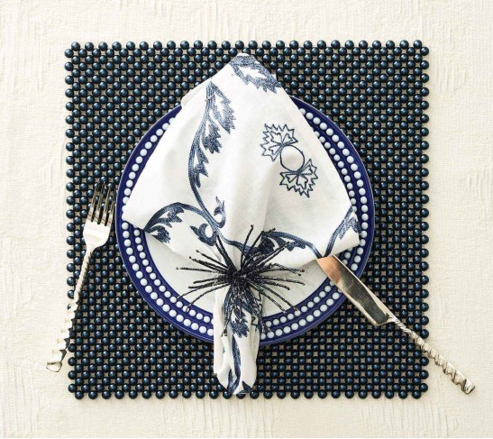 Wisteria Napkin in White & Navy, Set of 4