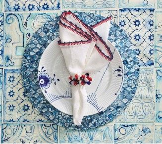 Knotted Edge Napkin in White, Navy & Red, Set of 4
