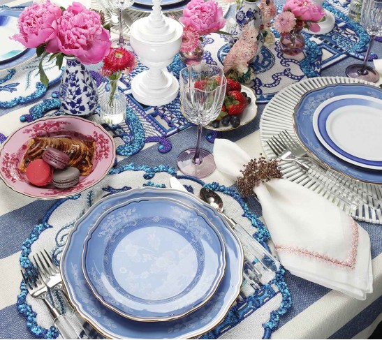Toile Table Runner in White & Navy