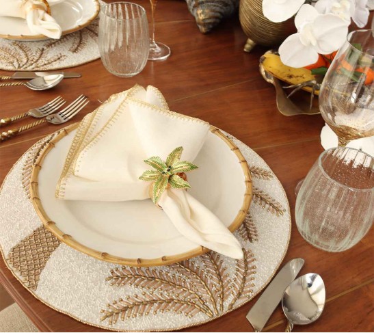 Palm Coast Napkin Ring in Green & Gold, Set of 4 in a Gift Box