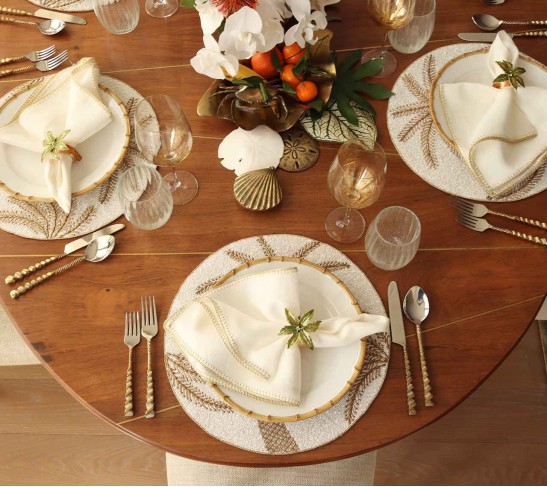 Palm Coast Napkin Ring in Green & Gold, Set of 4 in a Gift Box
