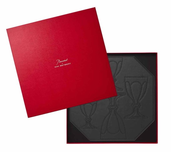 Harcourt Placemat in Black, Set of 4 in a Gift Box