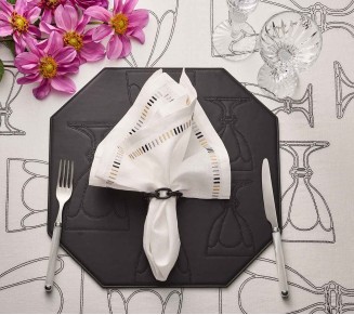 Enamel Link Napkin Ring in Black, Set of 4 in a Gift Box