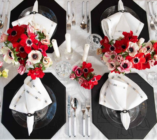 Enamel Link Napkin Ring in Black, Set of 4 in a Gift Box